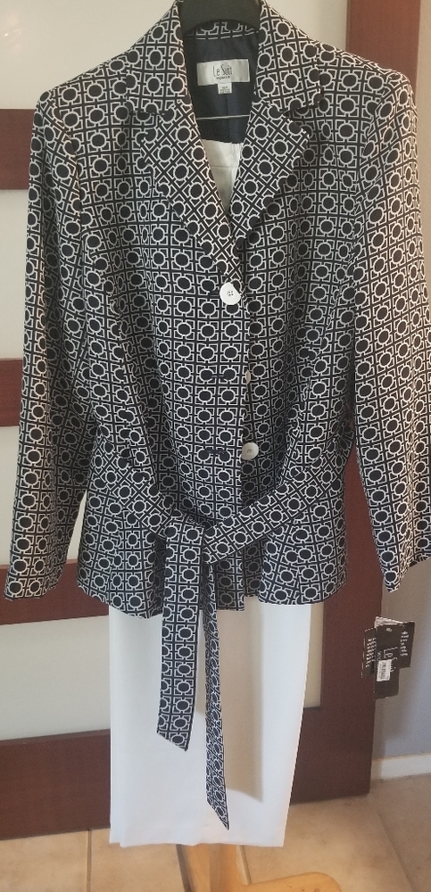 NWT. LeSuit Pantsuit